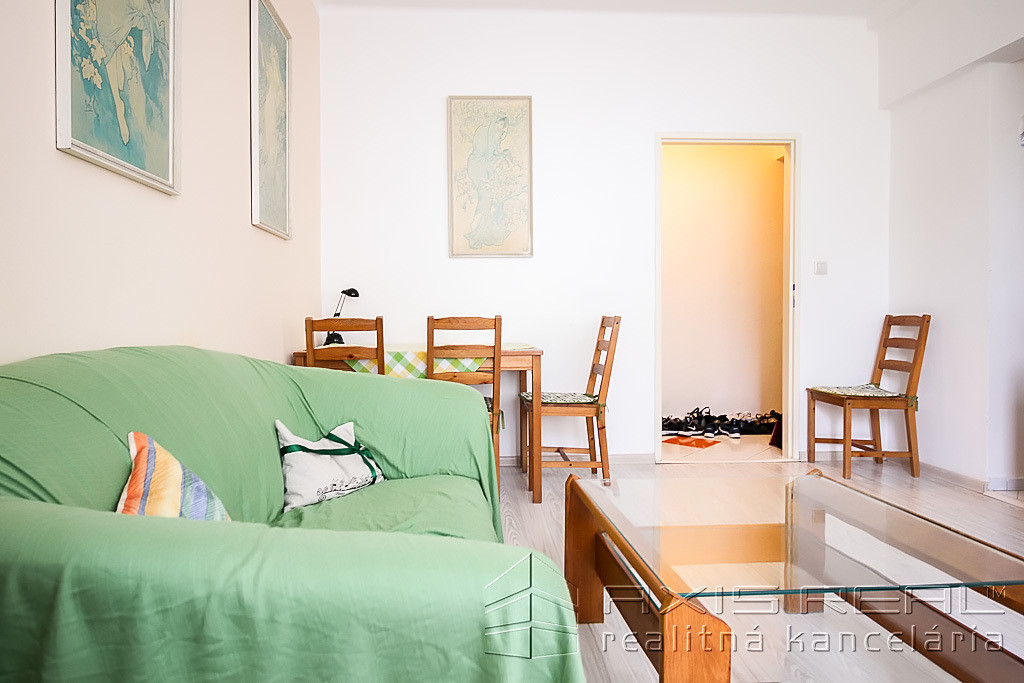 360° VP::1-izb. byt oproti OC CENTRAL. BA II. Ružinov, Jelačičova ul.