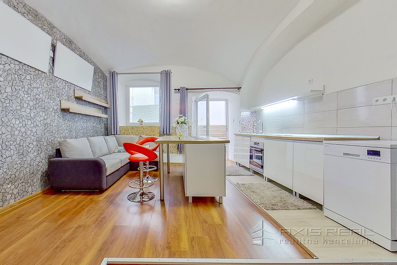 Pekný 3-izbový byt s átriom, Levoča, Kláštorská ulica