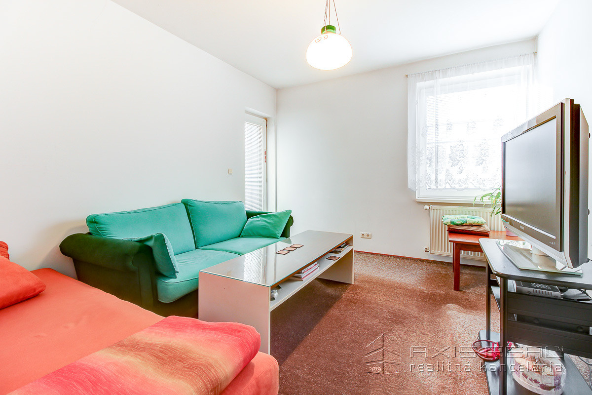 Izba v RD, BA IV. Záhorská Bystrica, Bratislavská ul.