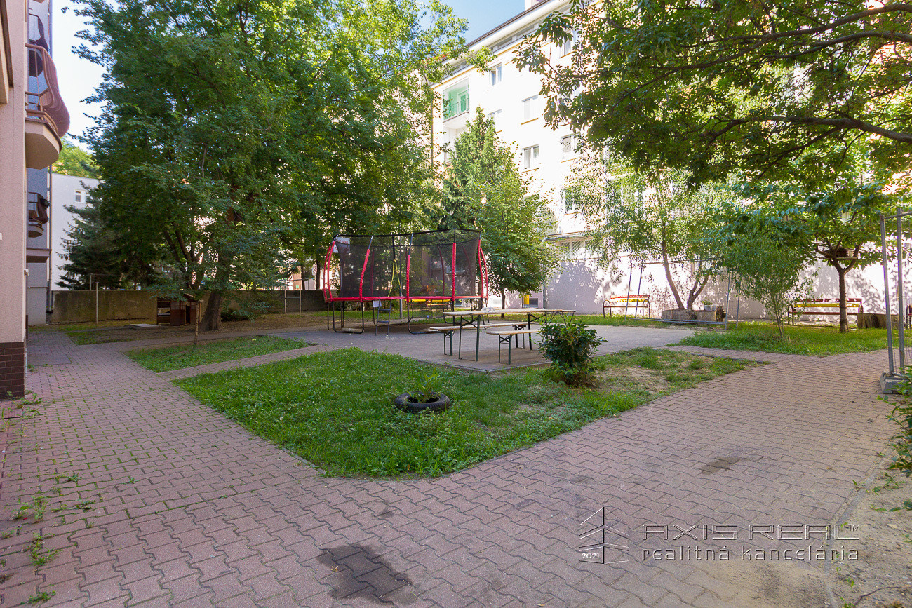 2-izbový byt, BALKÓN, BA III. Nové Mesto, Bartoškova ulica