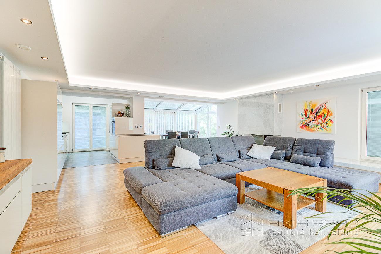 2-GENERAČNÝ RODINNÝ DOM (657 m2) BA II. Vrakuňa, Malodunajská ul.