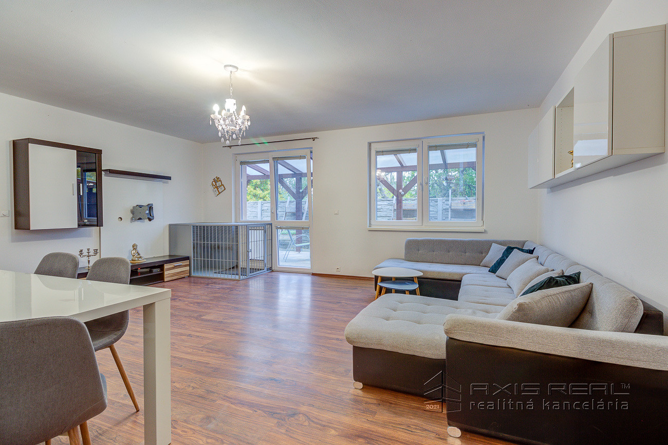 3-izb. byt, ZÁHRADA, ZARIADENÝ, Rovinka, Jazerná ul.