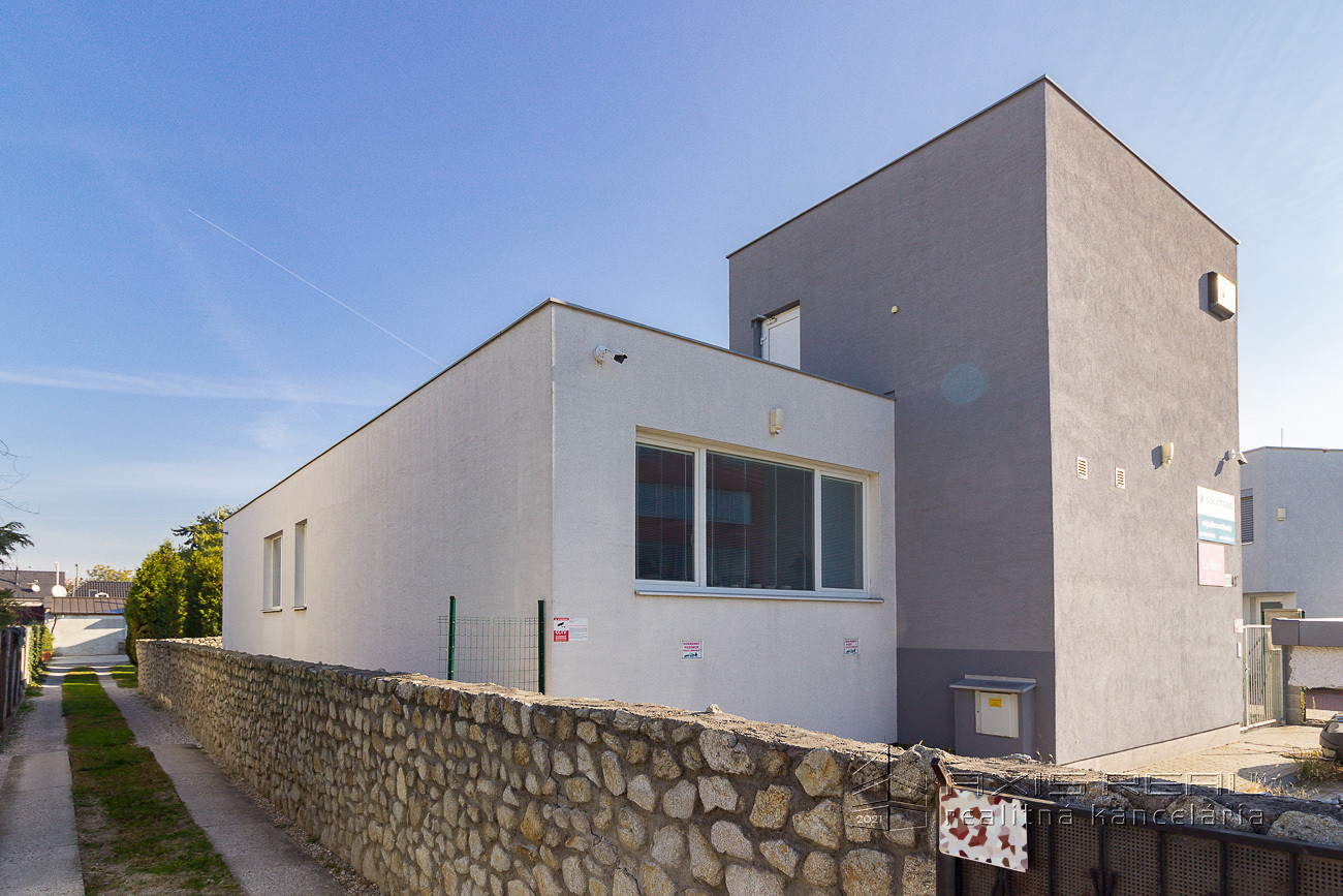 POLYFUNKČNÝ RODINNÝ DOM (380 m2), Bratislava II. Ružinov