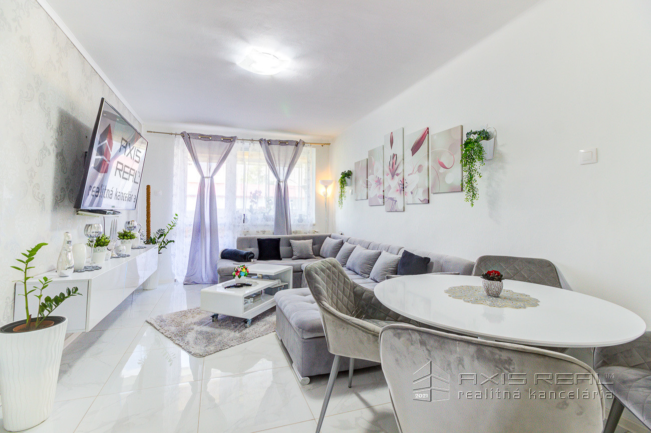 3-izb. byt, GARÁŽ, LODŽIA, ZARIADENÝ, Veľký Biel, Kostolná