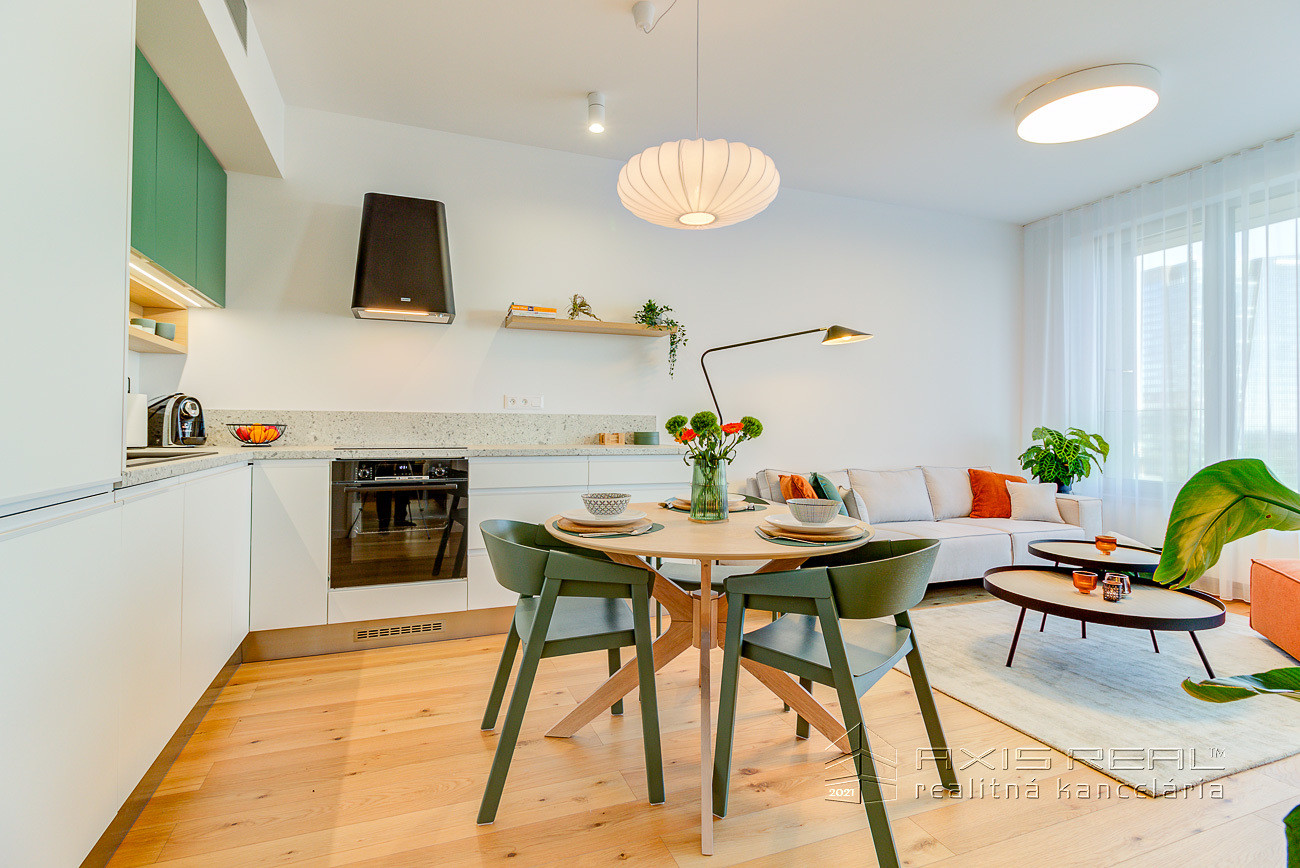 BEZ PROVÍZIE JEDINEČNÝ 2-i byt, Továrenská, BA I. SKY PARK