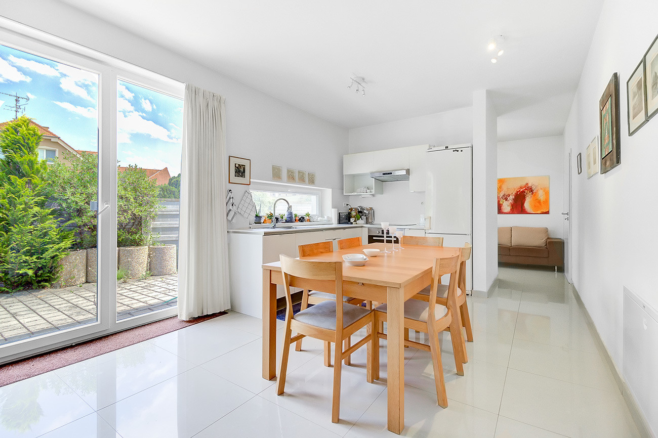 RD, garáž, záhrada, BA IV. Záh. Bystrica, Plk. Prvoniča