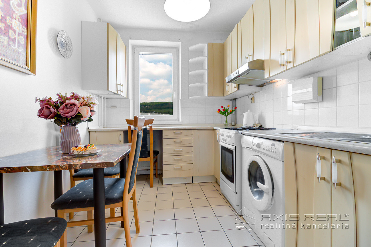 2-izbový byt, LODŽIA, VÝHĽAD, BA III. Rača, Kadnárova ul