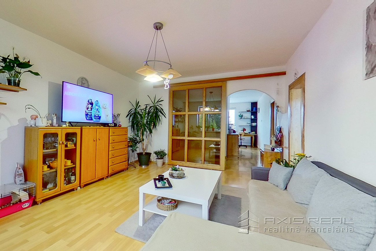 PRIESTRANNÝ 3-izb. byt, LODŽIA, Stará Ľubovňa, Mierová ul.