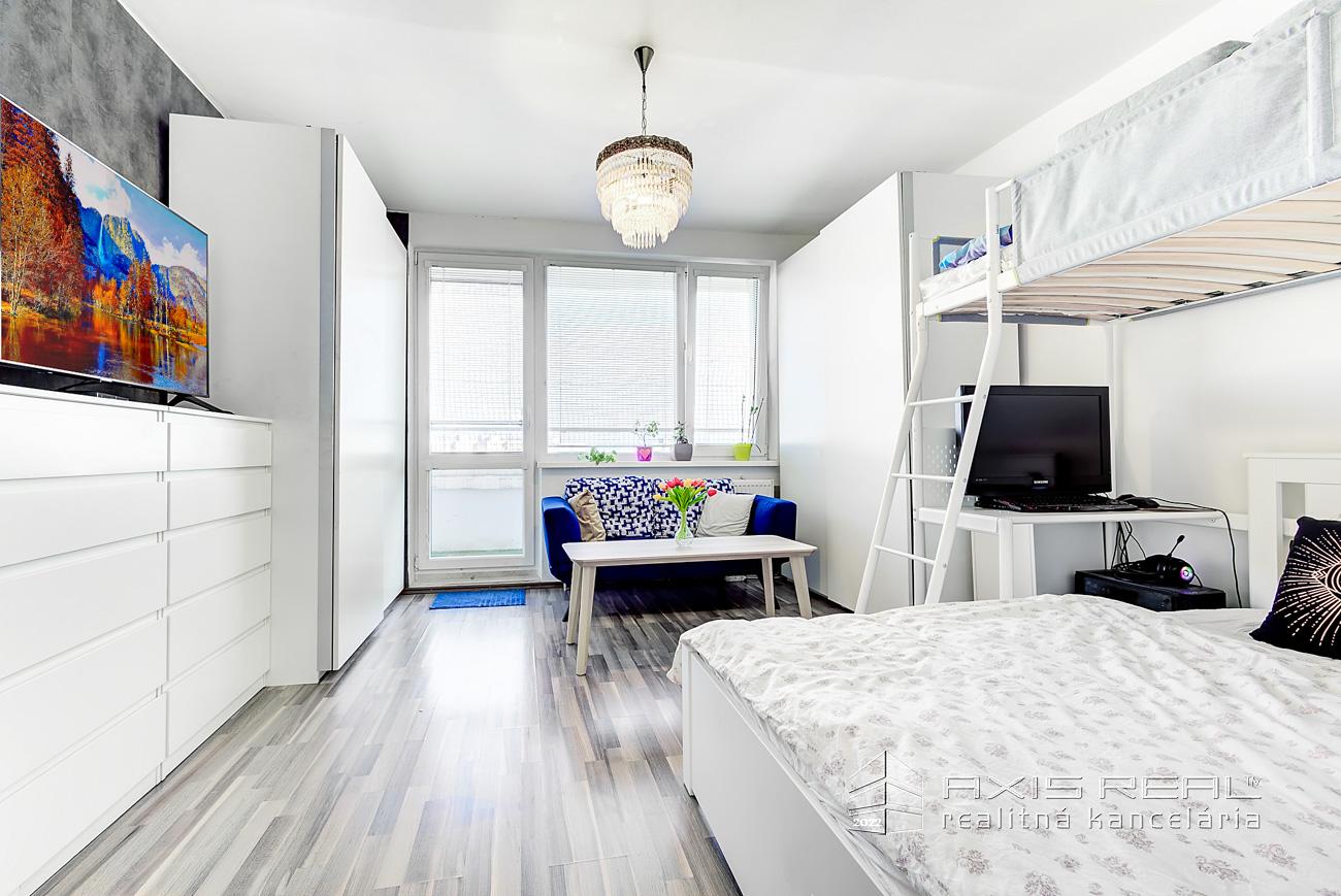 Garsónka, LODŽIA, BA V. Petržalka, Romanova ulica