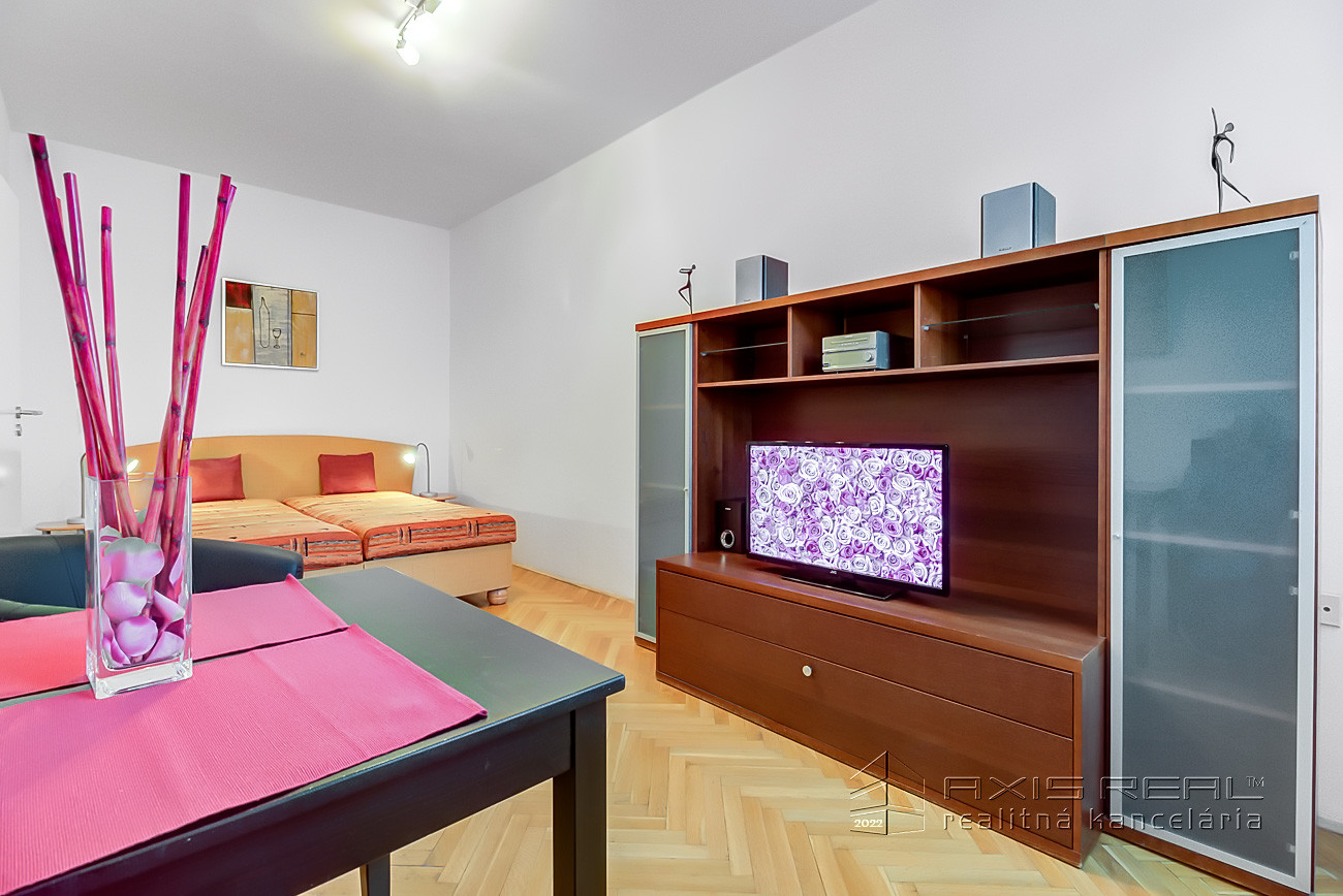  Pekný 1-izbový byt, BA I. Staré Mesto, Medená ulica