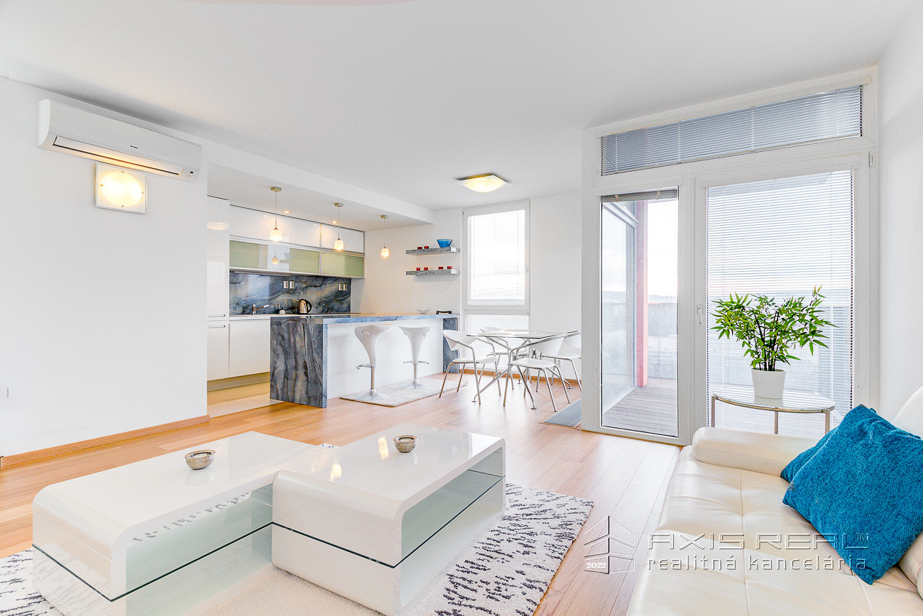  Krásny 3-izb. byt, GARÁŽ, LODŽIA, BA I. SM, Sklenárska ul.