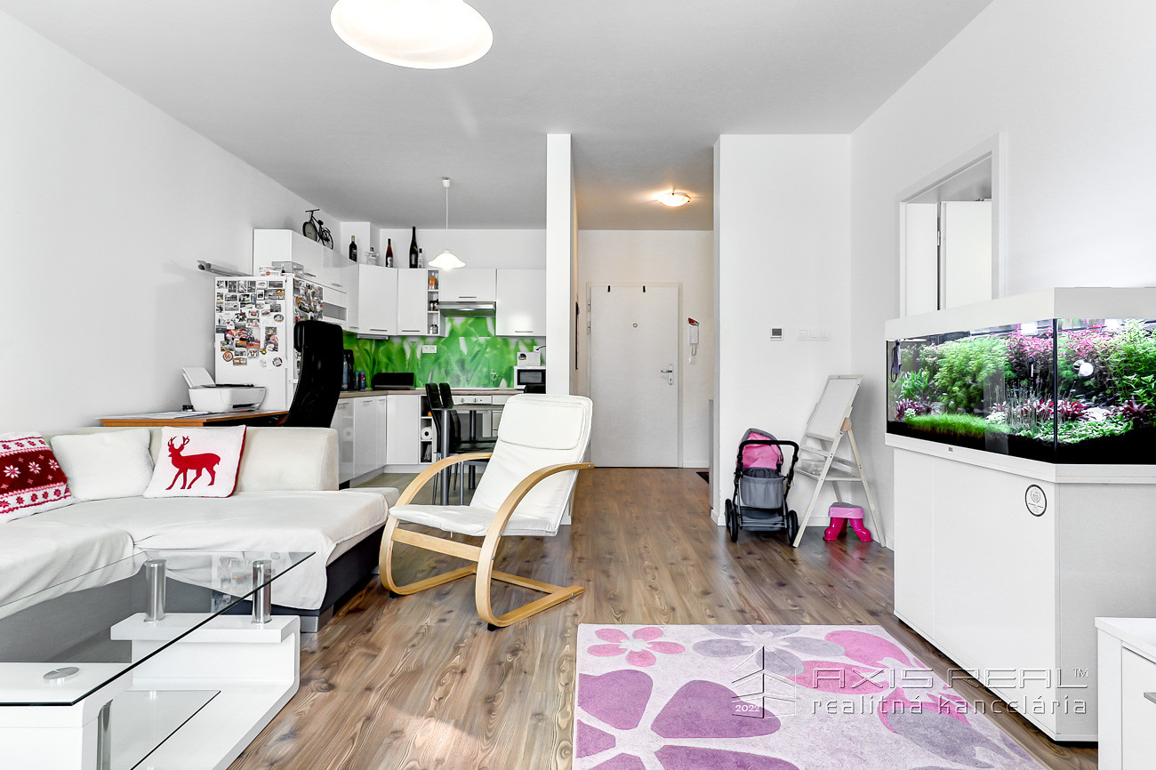 2-izb. byt s PARKOVANÍM v NOVOSTAVBE DEVÍNKA POD LESOM