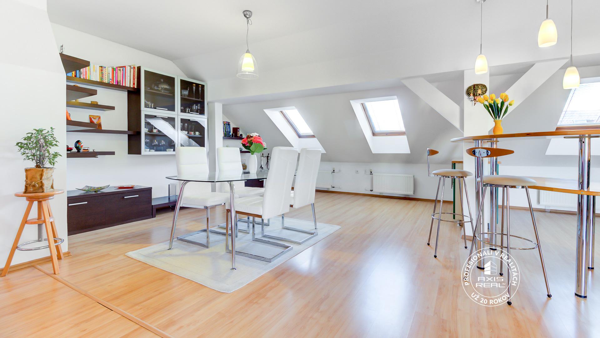  Veľký 3-izbový byt s TERASOU (154 m2), BA I., Štúrova ul.