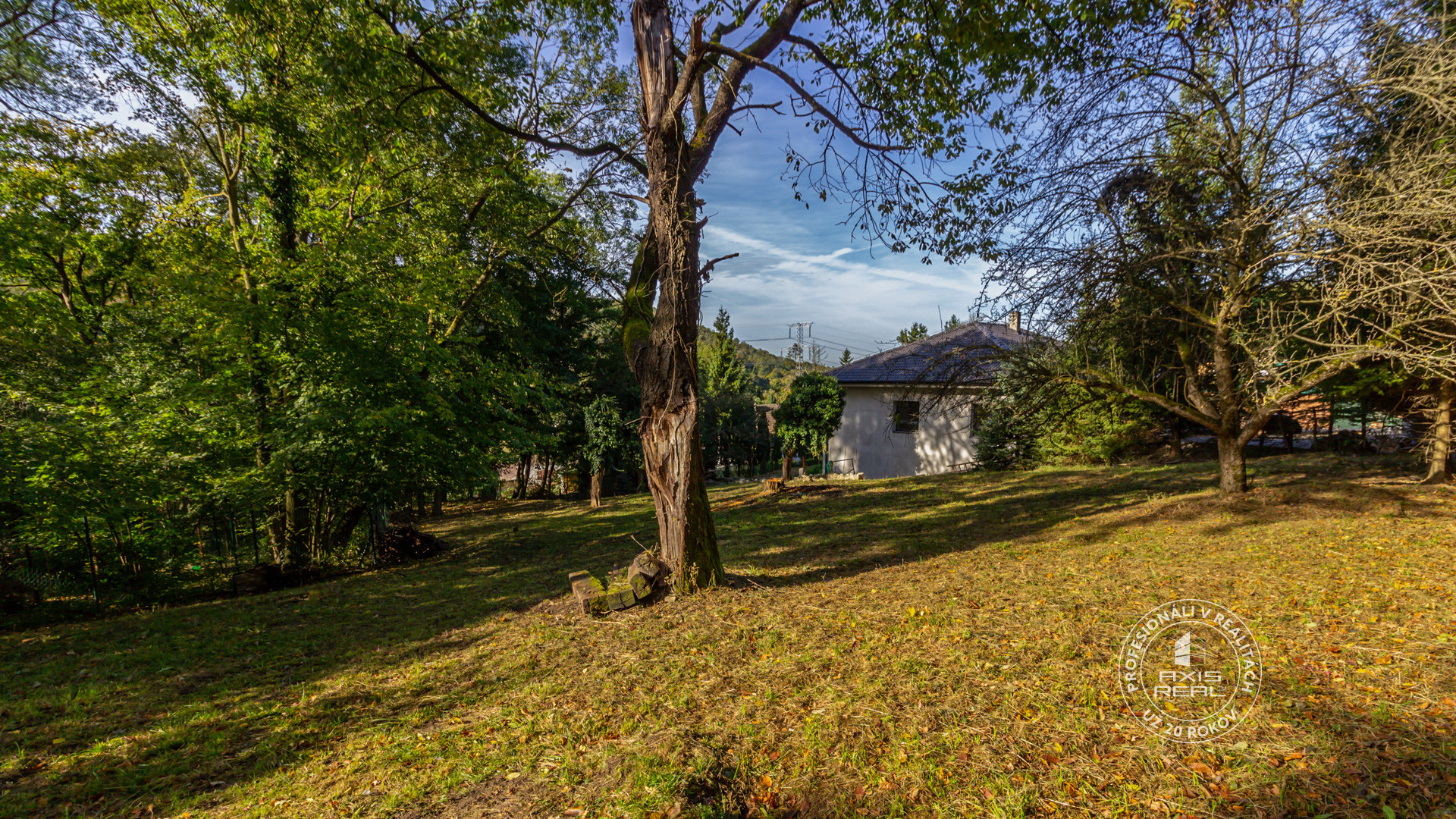 Pekný pozemok (908 m2) v Borinke - časť Píla