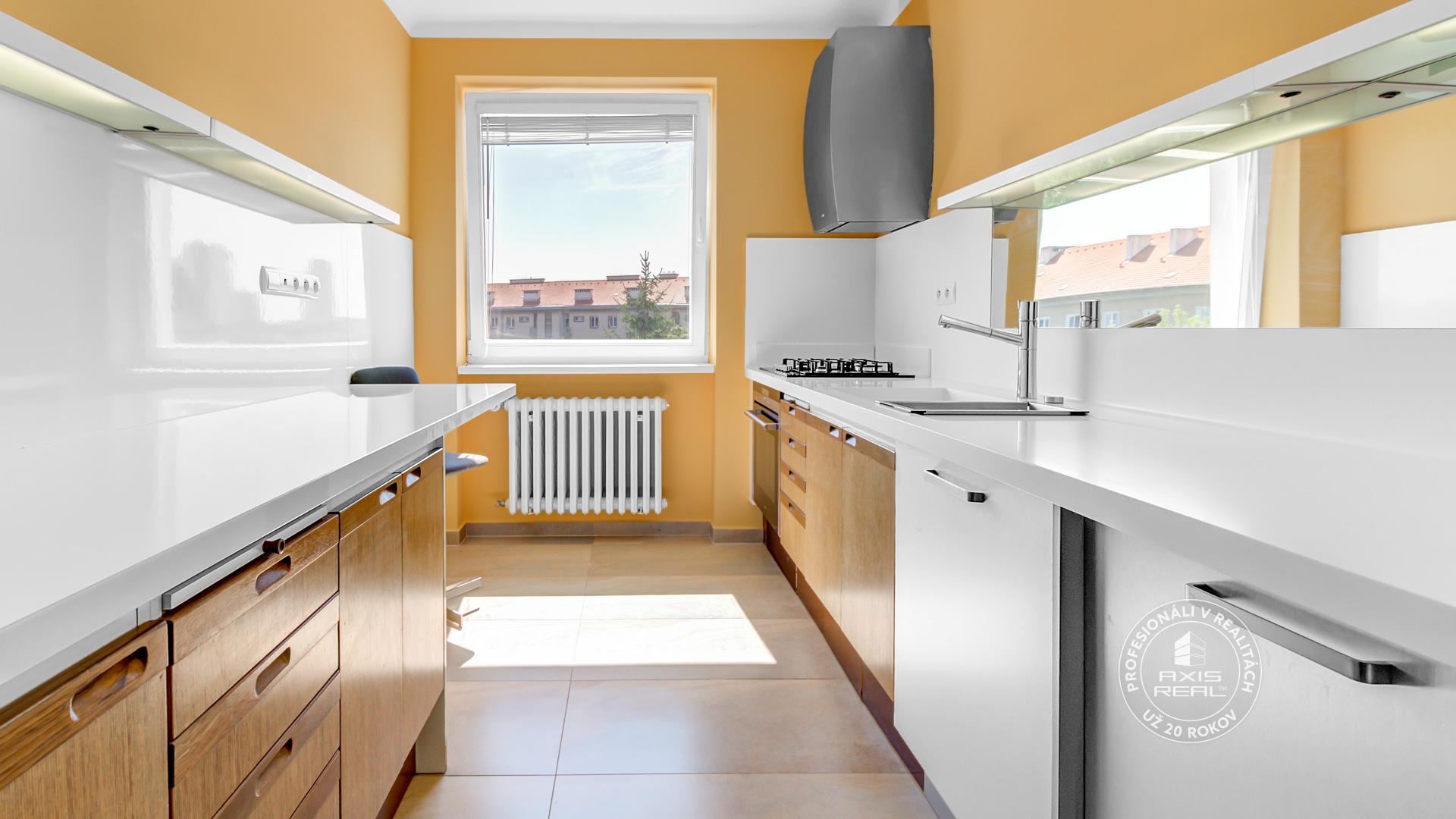  2i byt, čiastočne zariadený, BALKÓN, KLÍMA, Nové Mesto