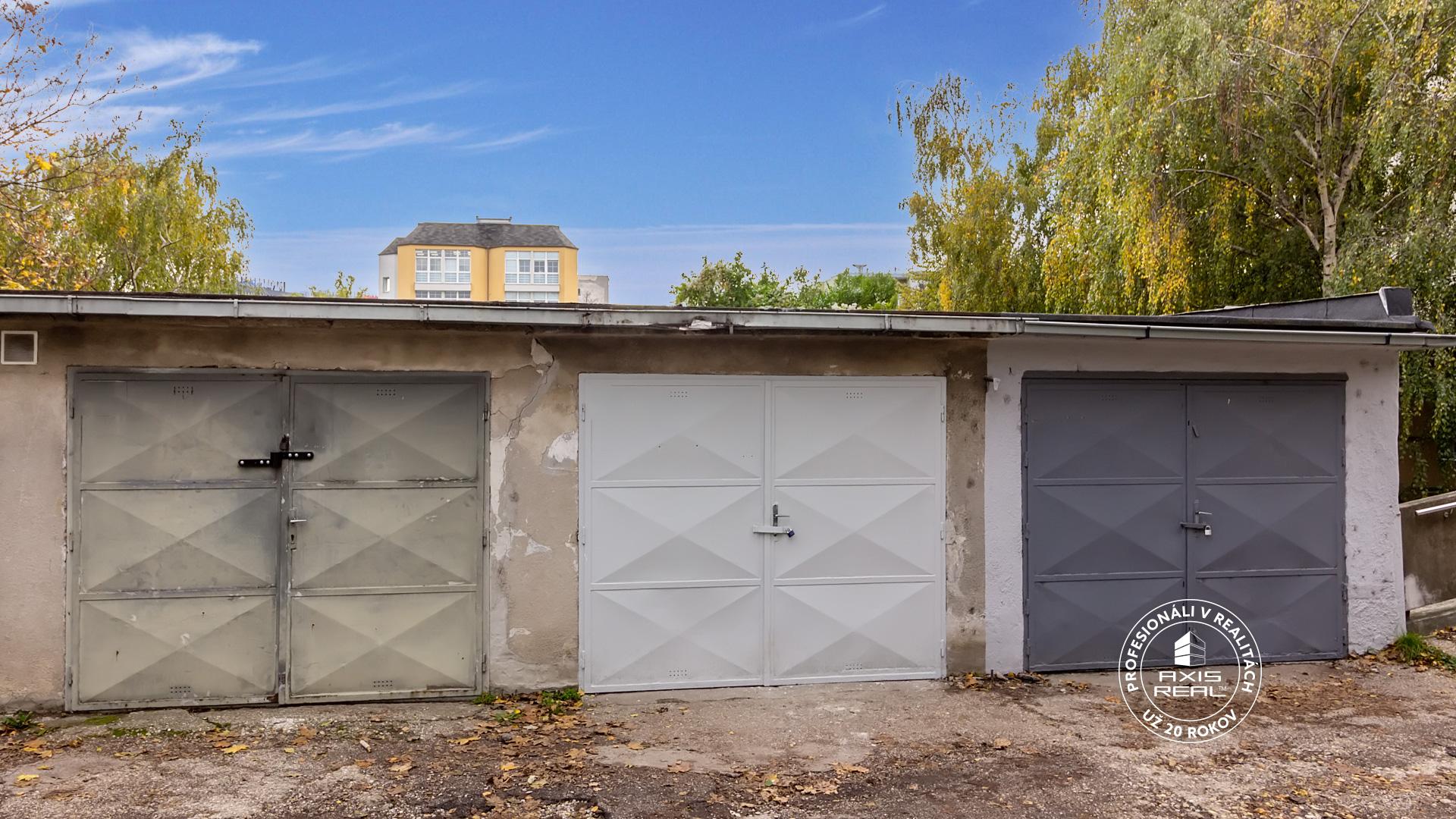  Vynikajúca lokalita Bajkalská, samostatná murovaná garáž