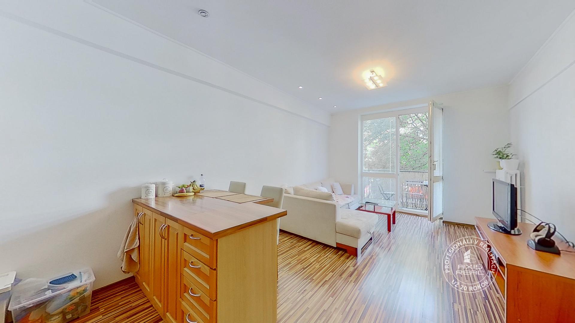  Slnečný pekný 2-izbový byt, BA II. Ružinov, Budovateľská