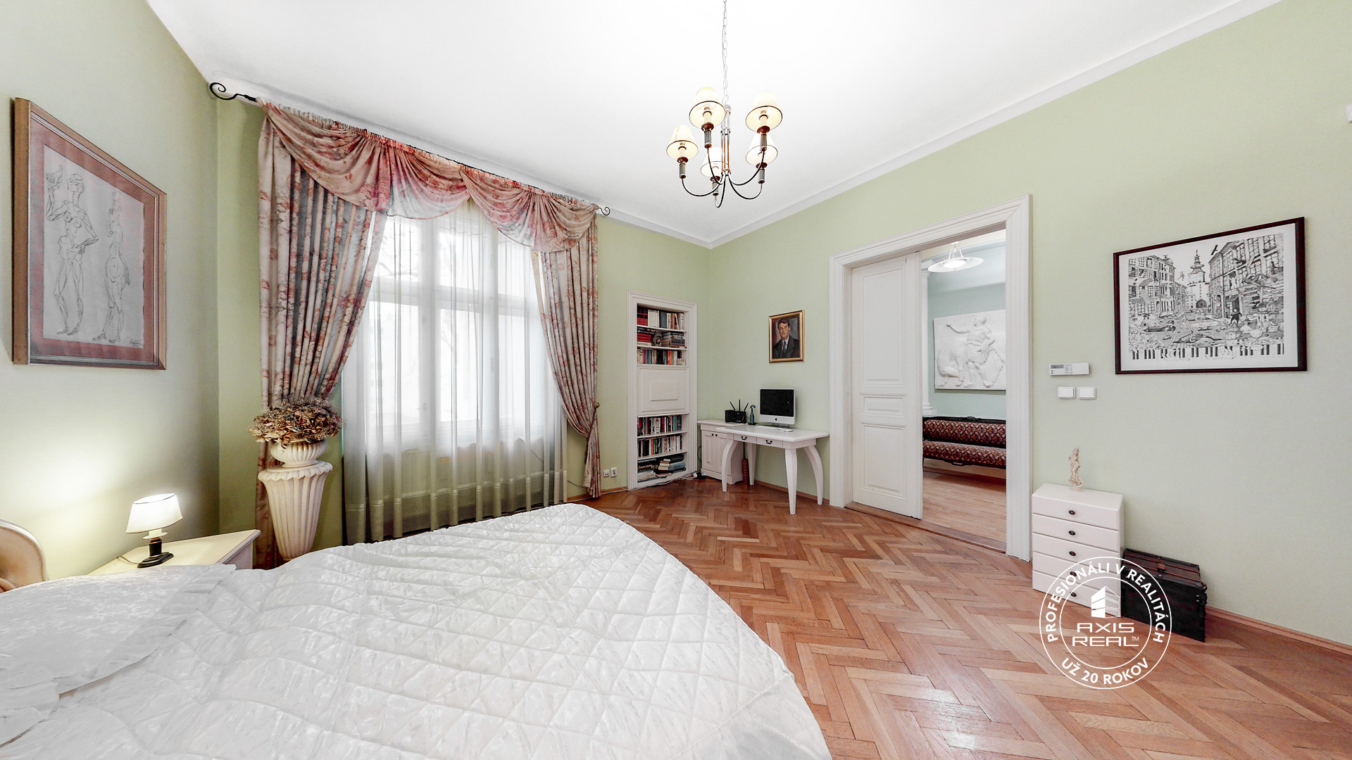  4-izbový byt (126 m2) v historickom dome na ulici Palisády