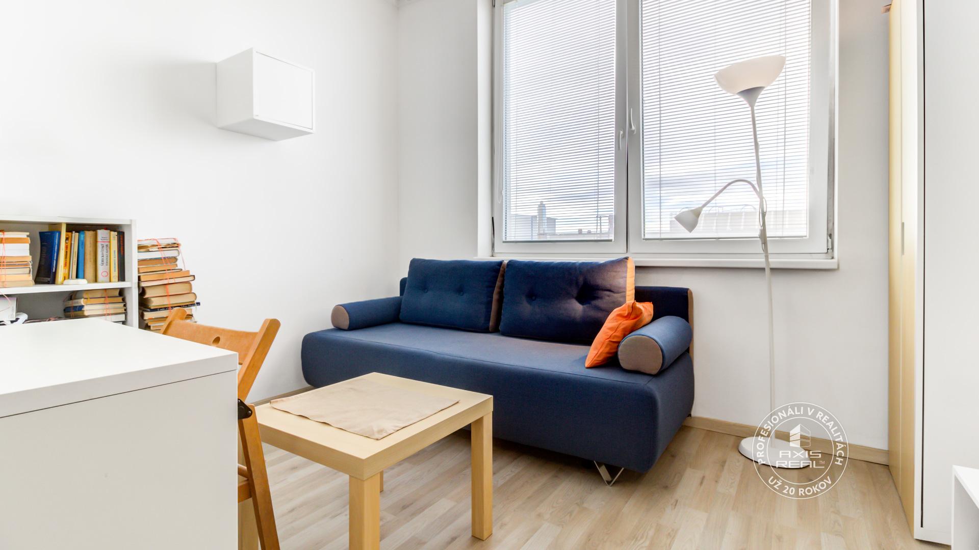  Garsónka - vhodná investícia, Rovinka, Hlavná ul.