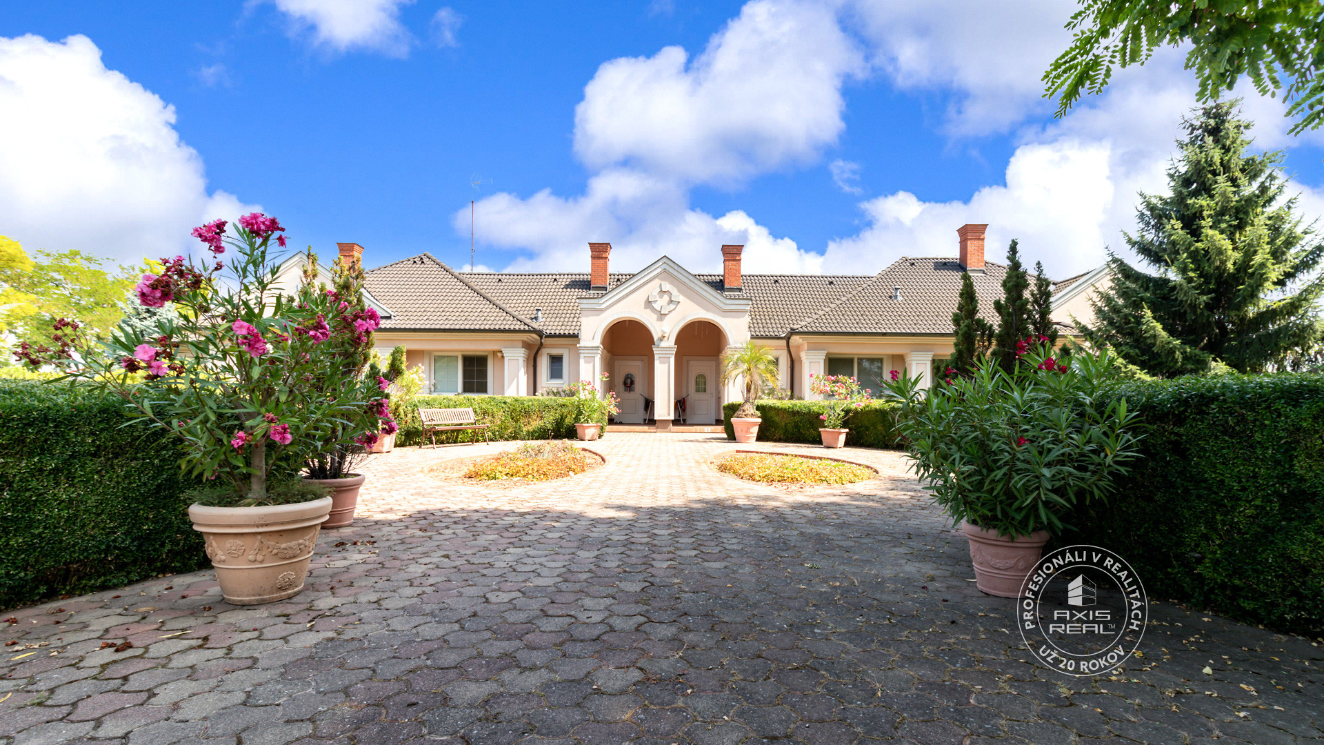  2-GENERAČNÝ DOM 40 MIN. od BRATISLAVY, obec Padáň 