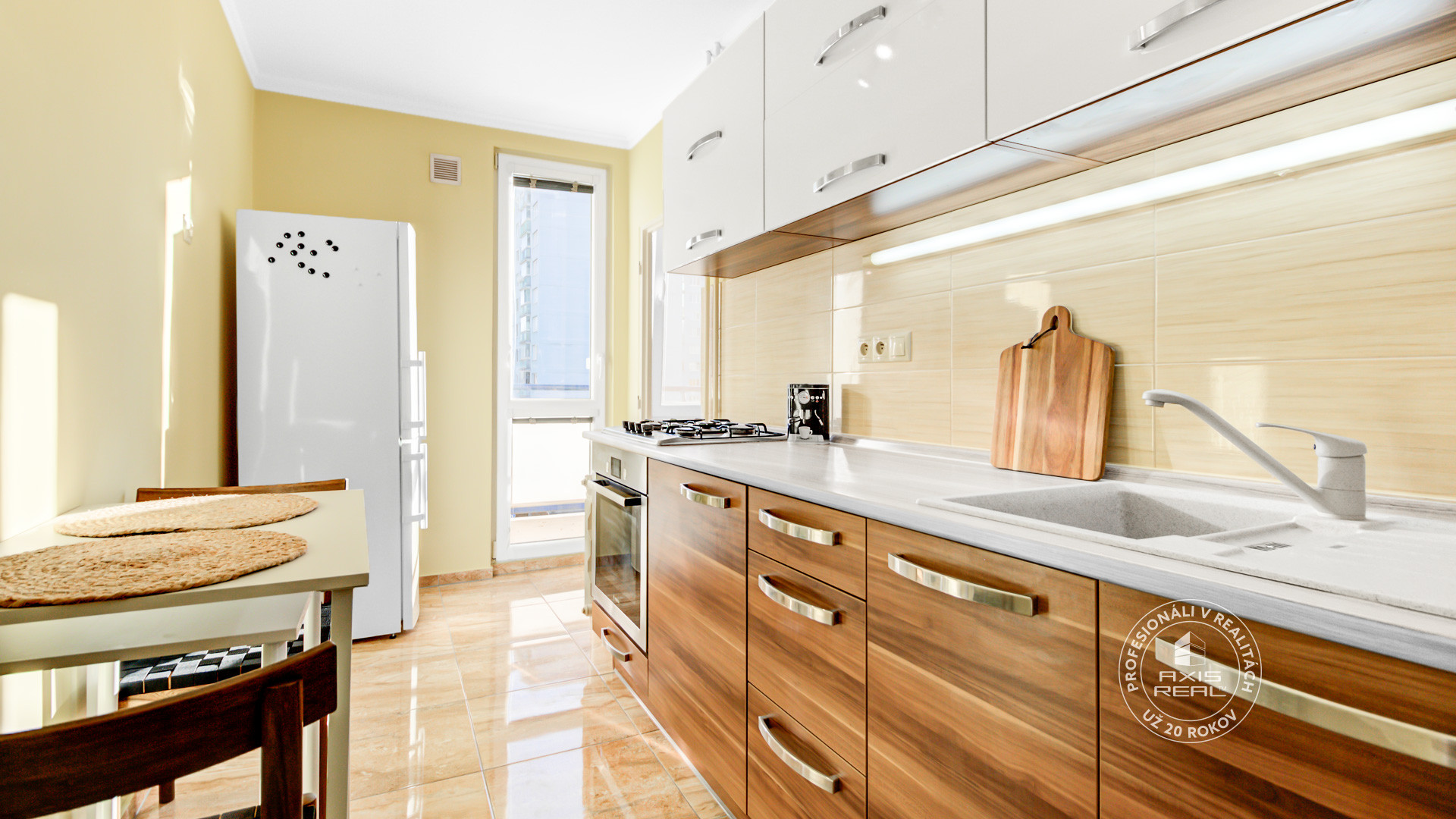  2-i zariadený byt, veľká lodžia, internet v cene, Šalviova