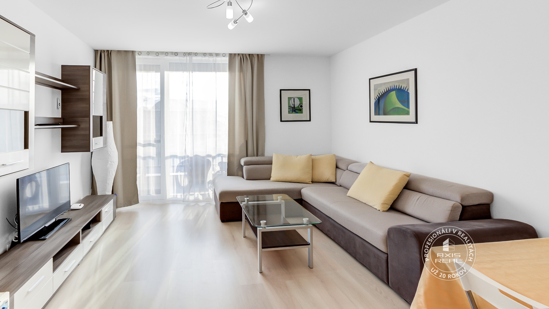  Zariadený 3-i byt - lodžia, klíma, 2x parking, Hamuliakovo