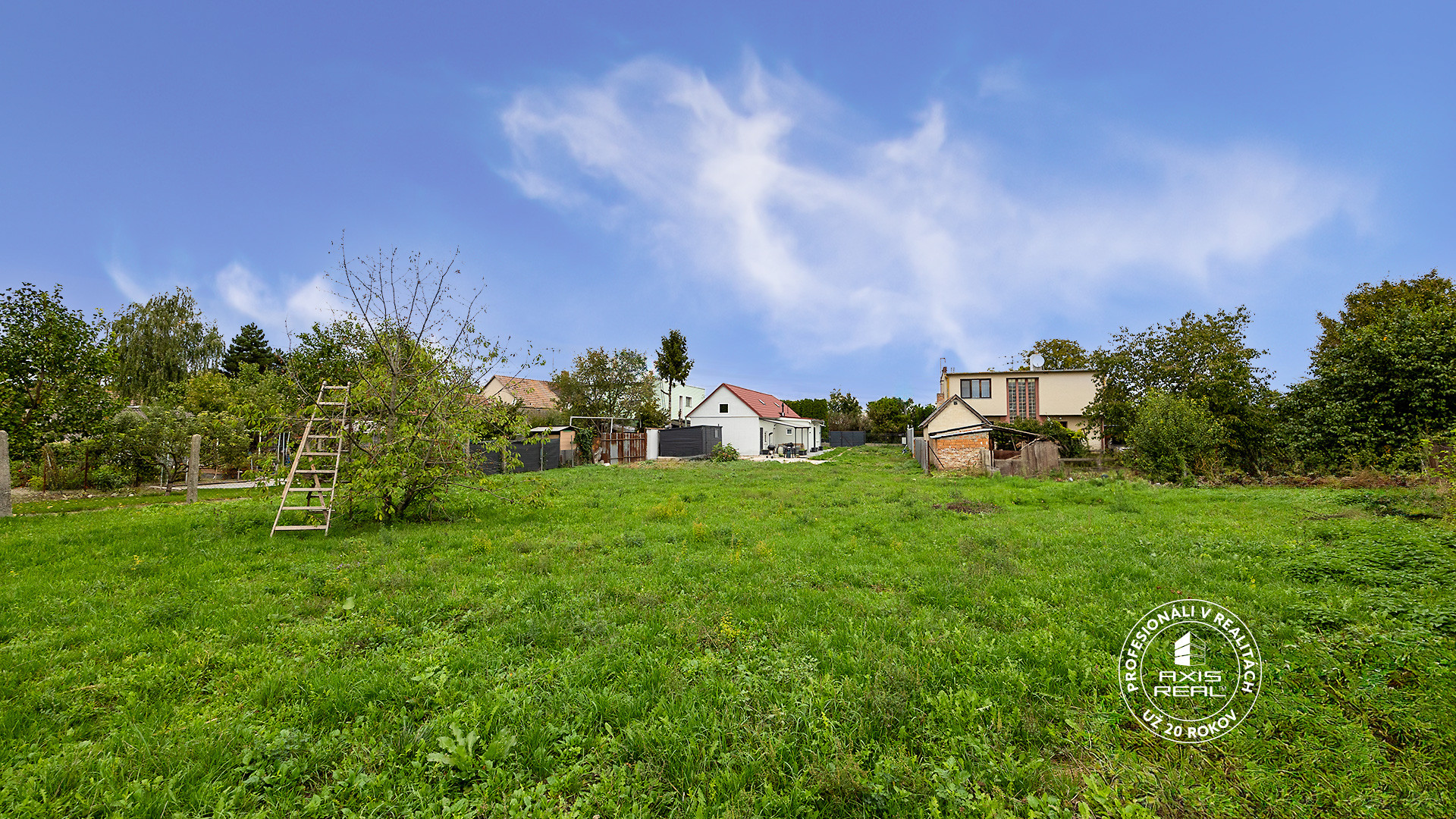  Stavebný pozemok 922 m2 v obci Rohovce