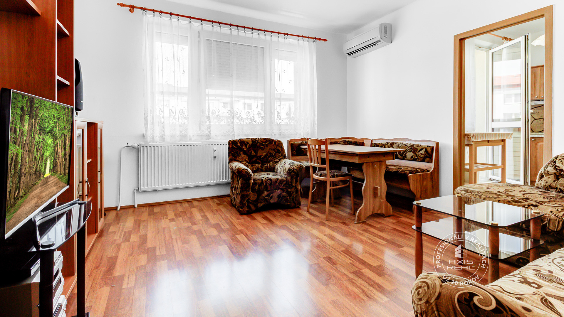  Priestranný 2-izbový byt s oddelenou kuchyňou, lodžia