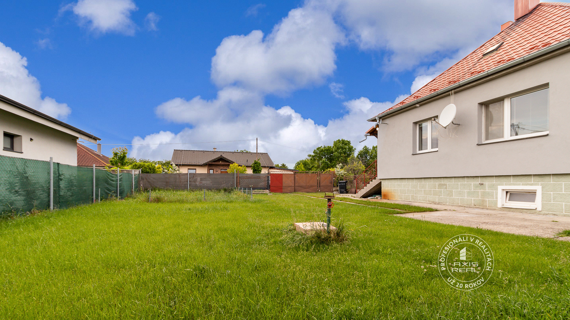  4-izb. podpivničený DOM S DVOJGARÁŽOU, Blahová