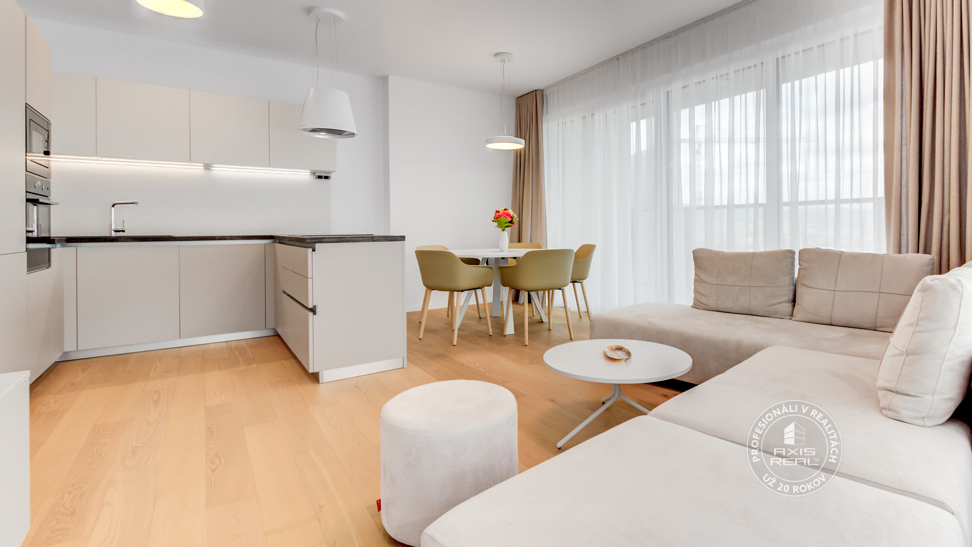   Nádherný 3-izbový byt s BALKÓNOM a PARKOVANÍM v KLINGERKE