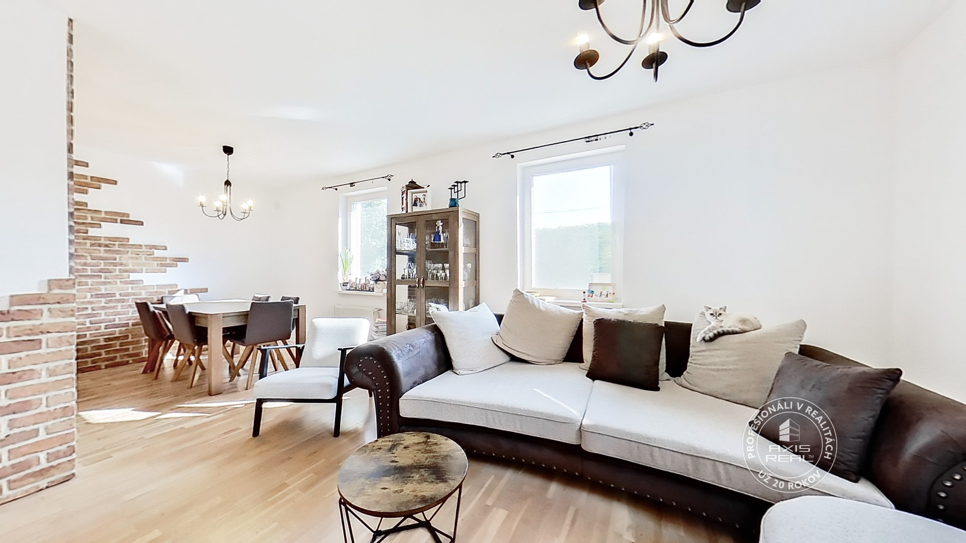  5-izbový rodinný dom, GARÁŽ, Hviezdoslavov, Umelecká ul.