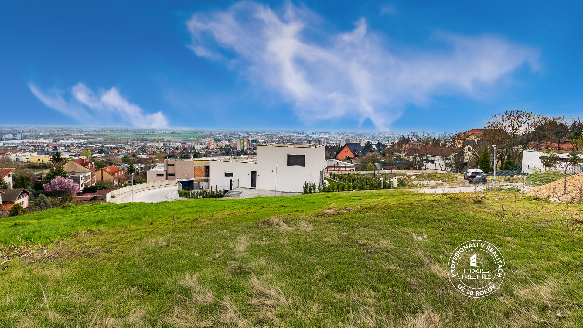  Stavebný pozemok (628 m2) s výhľadom, BA III. Rača