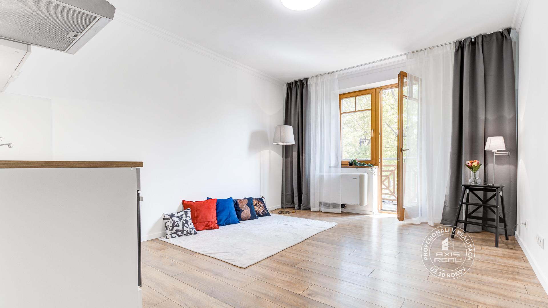  NEZARIADENÁ garsónka, BALKÓN, DRAŽDIAK HAUS, Antolská