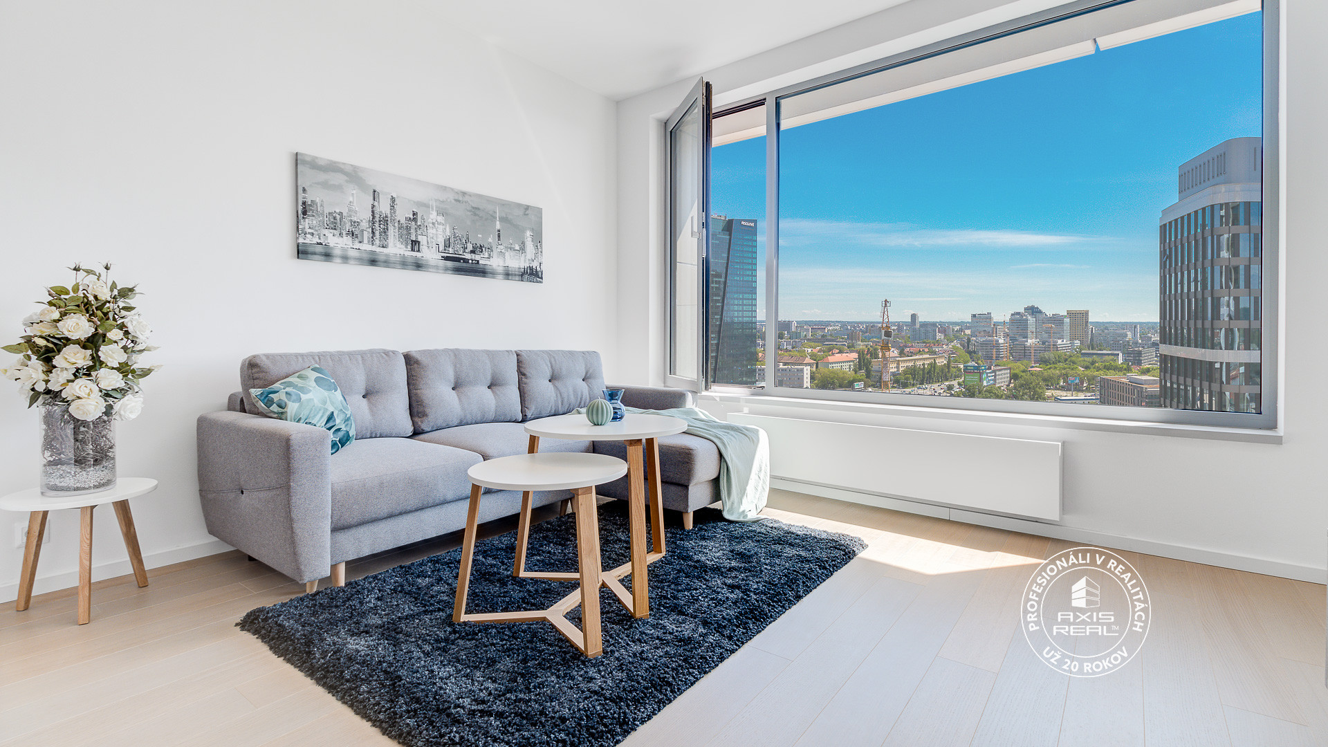  Luxusný slnečný 2-i byt, klíma, lodžia, parking, SKY PARK