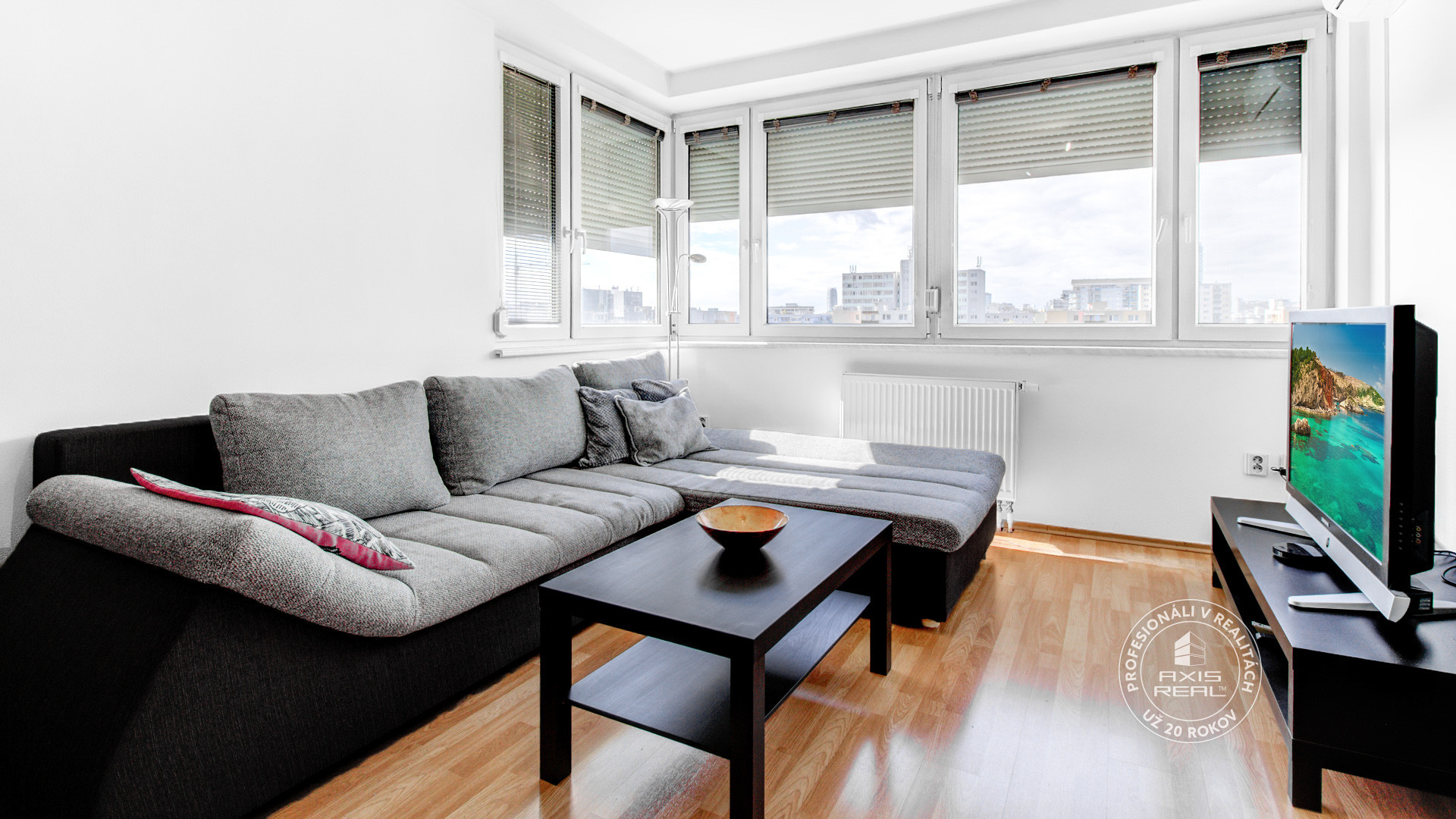  2i byt - tehla, pivnica pri byte, parking, Sv. Vincenta