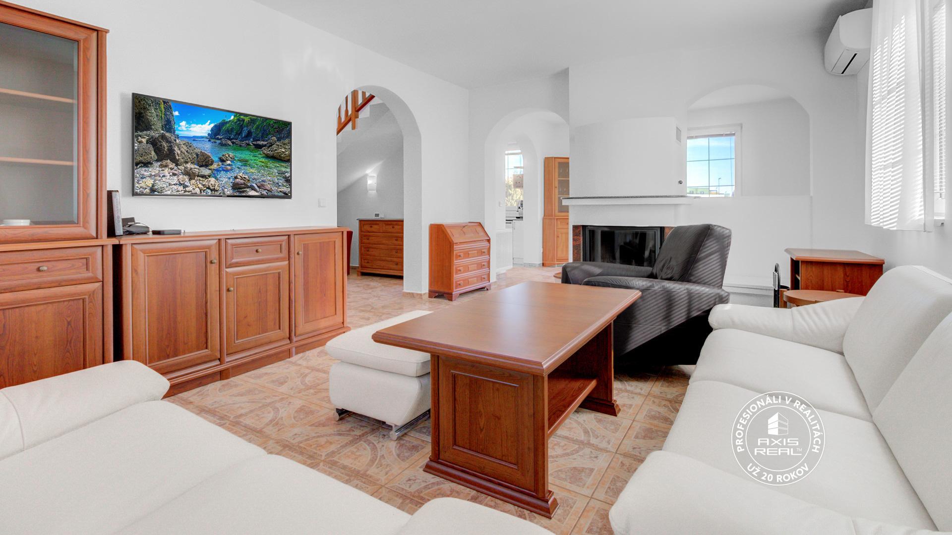 House Kvetoslavov, 4 rooms, garage,  gazebo, large plot of land 1436m2