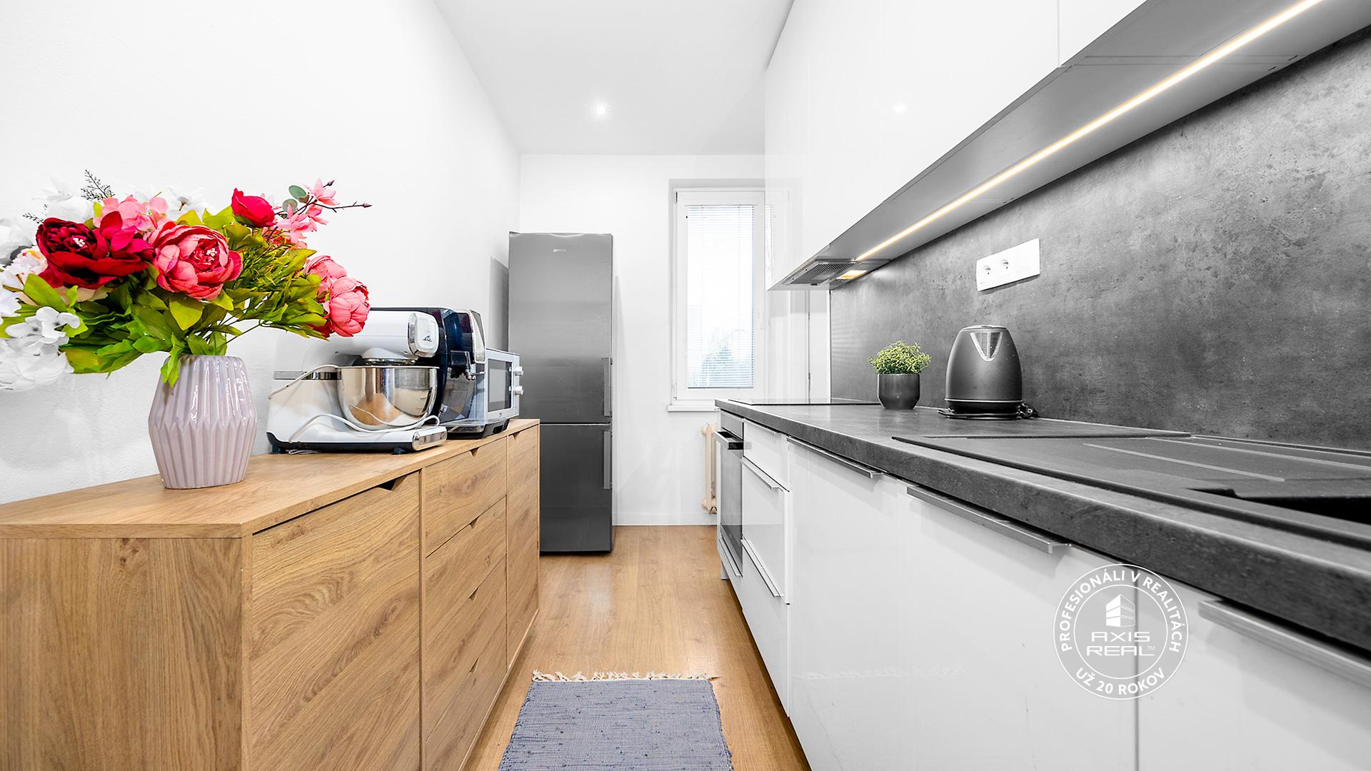   2-izbový byt s lodžiou, TOP LOKALITA RUŽINOV, Súmračná ul