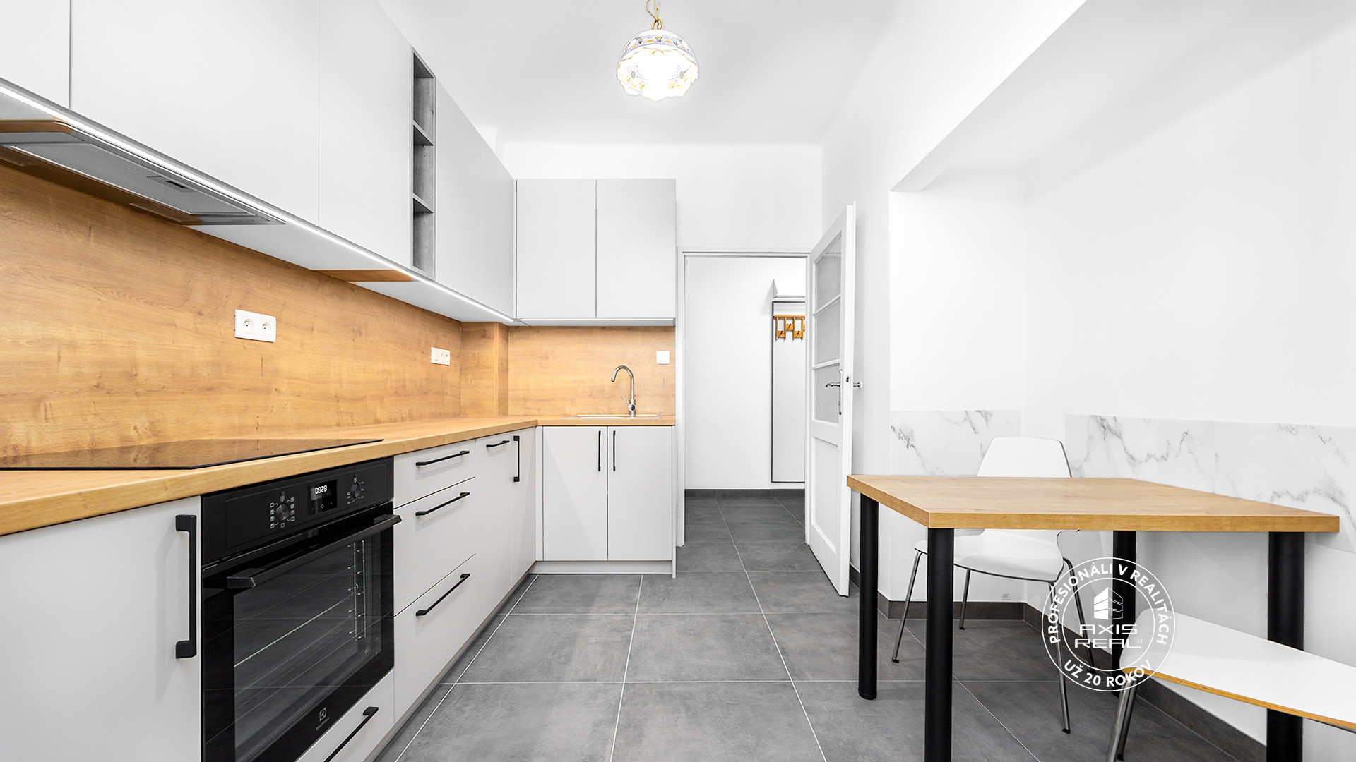   2-izbový byt, BA I. Staré Mesto, Justičná ul.