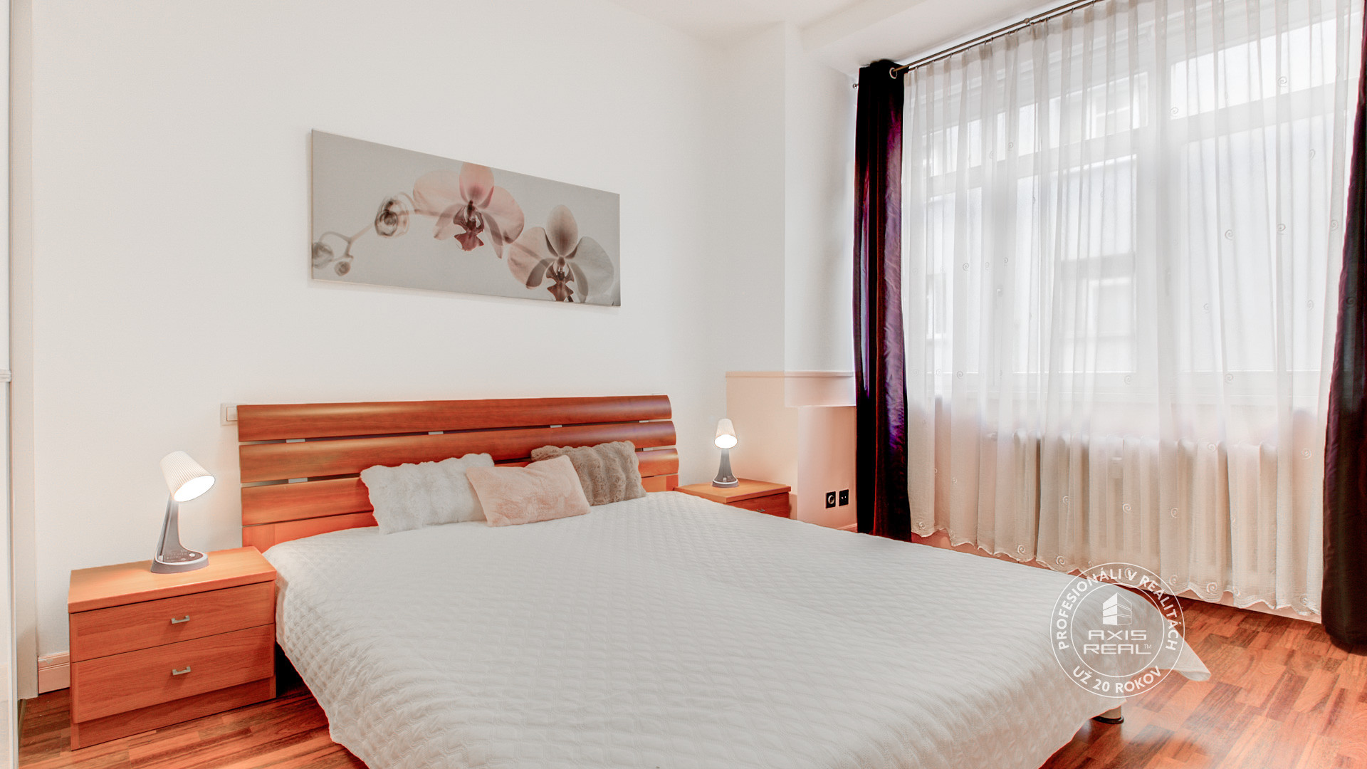 NICE 4-room apartment divided into TWO SEPARATE APARTMENTS