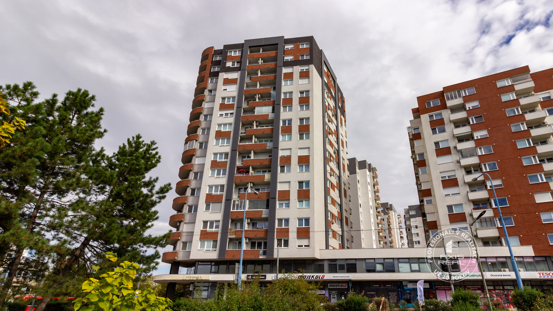  Parkovacie miesto v garáži, Perla Ružinova, Kaštieľska