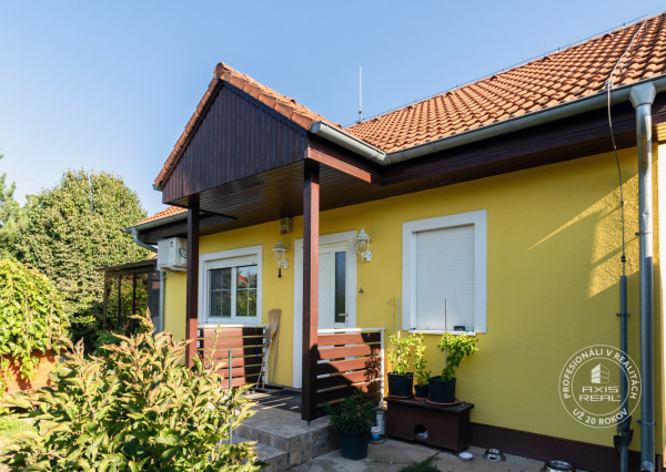  4-izbový DREVODOM, pozemok 1640 m2, Senec, Hrubý Šúr