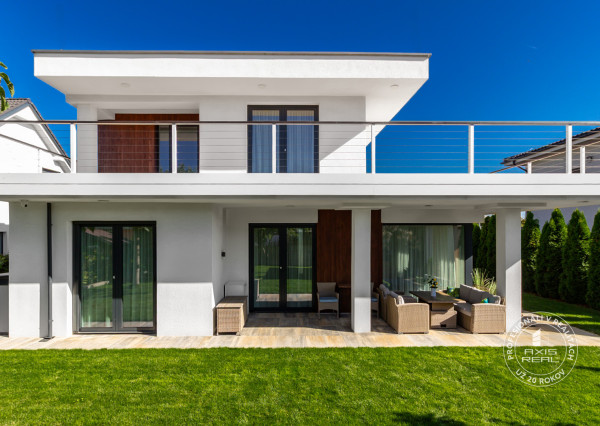  Beautiful LOW-ENERGY family house with AIR CONDITIONING