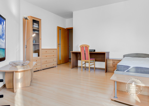  ODDELENÉ IZBY, parking, PETFRIENDLY, N.Mesto, Junácka