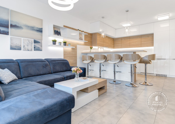  ŠPIČKOVO KOMPLETNE ZARIADENÝ 2-izb. byt bez kompromisov