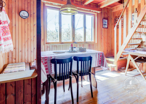  Dvojpodlažná chata v krásnom prostredí Buková, okr. Trnava