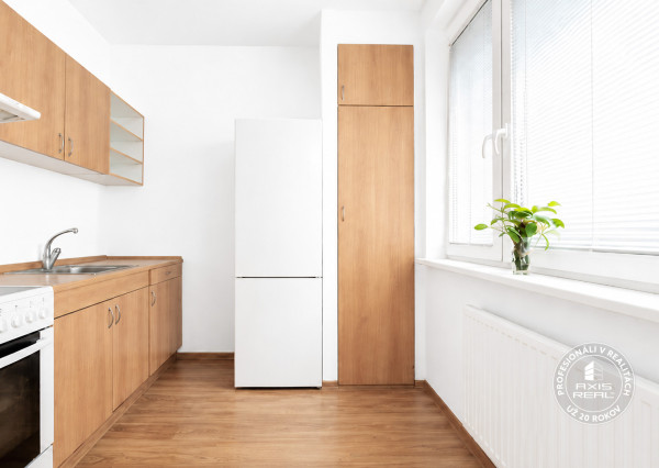  1-IZBOVÝ BYT 38 m², BA V - PETZRŽALKA, VÍGĽAŠSKÁ ULICA