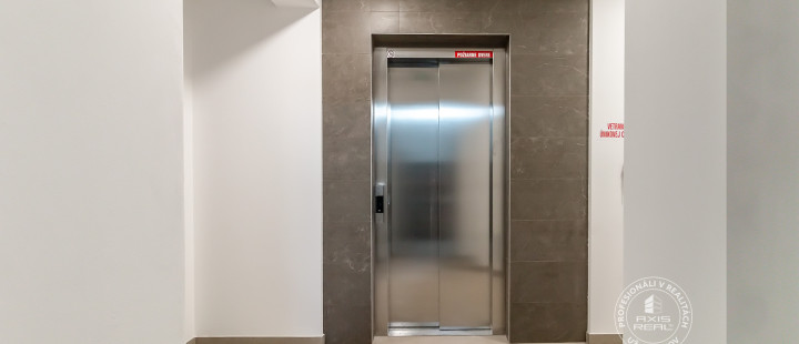   2-izbový byt, ČIASTOČNE ZARIADENÝ, BALKÓN, PARKOVANIE