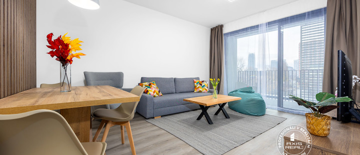  ZARIADENÝ 2-izbový byt s LODŽIOU, PARKOVANÍM a pivnicou