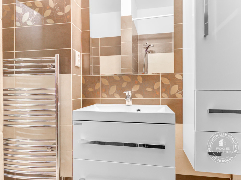  2-izb. byt v RD, TERASA, BA IV Dúbravka, Tavarikova Osada