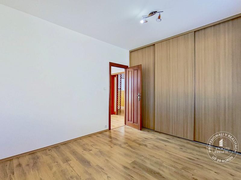 Sale Three bedroom apartment, Three bedroom apartment, Okružná, Stará 